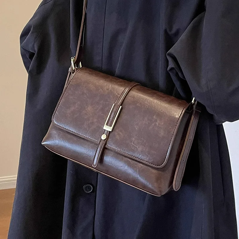 

Роскошная сумка через плечо 2025 года, нишевая квадратная сумка для женщин, модная сумка через плечо, универсальная сумка «день-ночь», текстурированная сумка на ремне