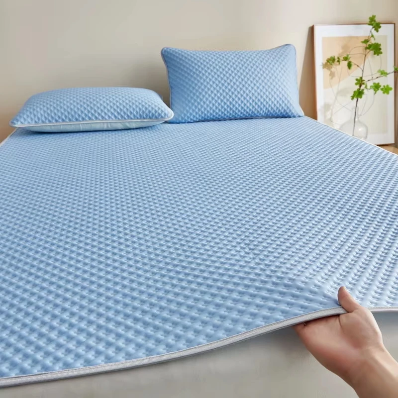 

Breathable Cooling Mattress Comfortable Washable Ice Silk Bed Mat Pad Soft Skin-friendly Summer Sleeping Mat Household