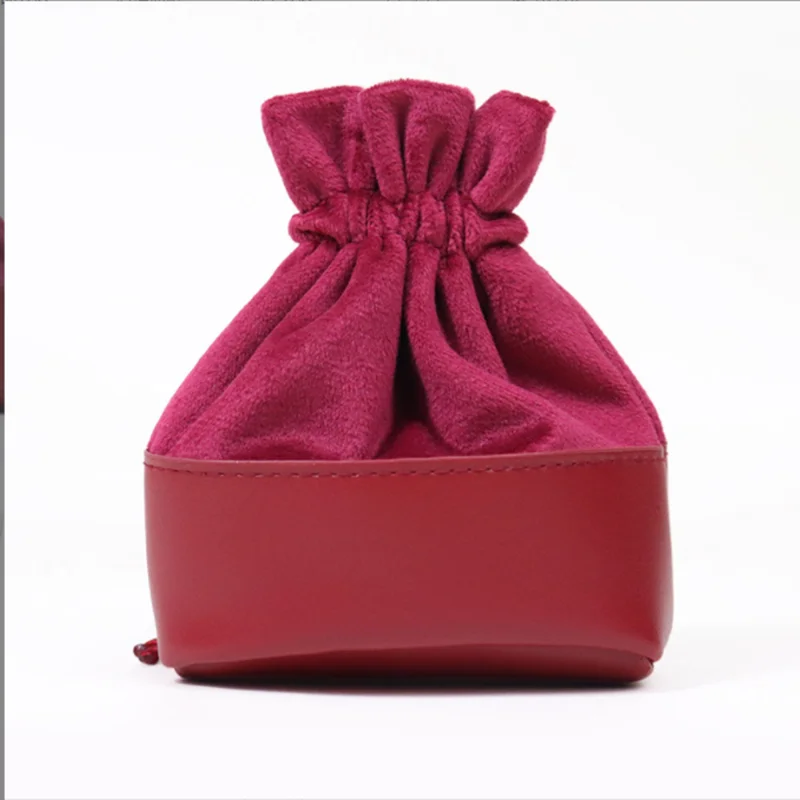 حقيبة مجوهرات برباط محمولة من الجلد لخواتم وأقراط وإكسسوارات سماعات الرأس وحقيبة تخزين العناصر الصغيرة