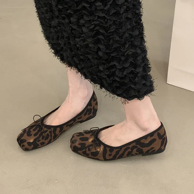 2024 Summer Leopard New Brand Women Flat Shoes Fashion Leopard Print Ladies Elegant Shallow Slip On Soft Ballerinas Shoes