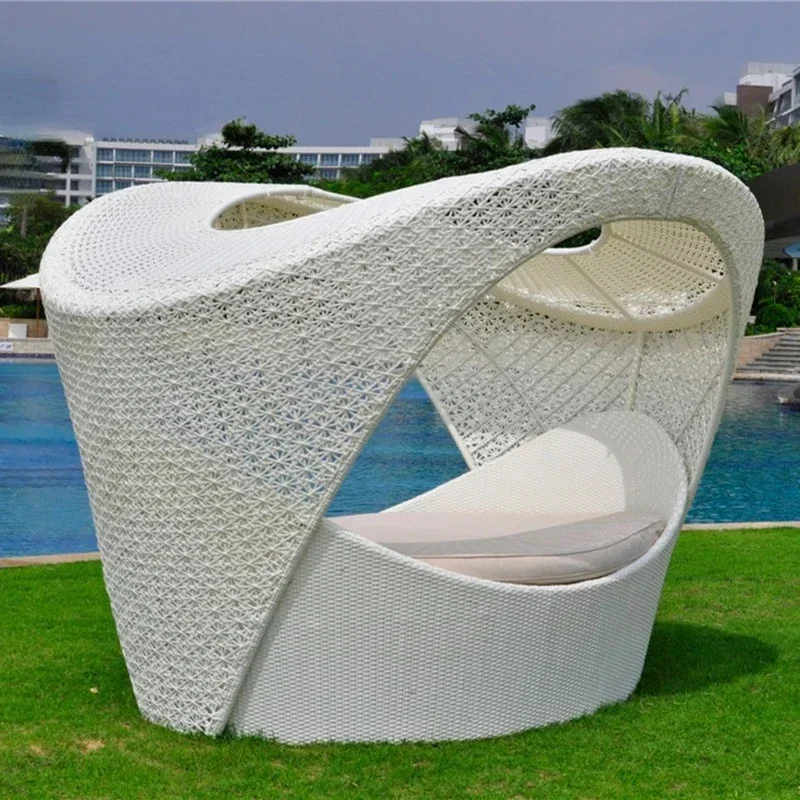 Minimalist Outdoor Vine Weaving Sofa Furniture Creative Geometry Design Lying Bed for Garden Villa Hotel Stay