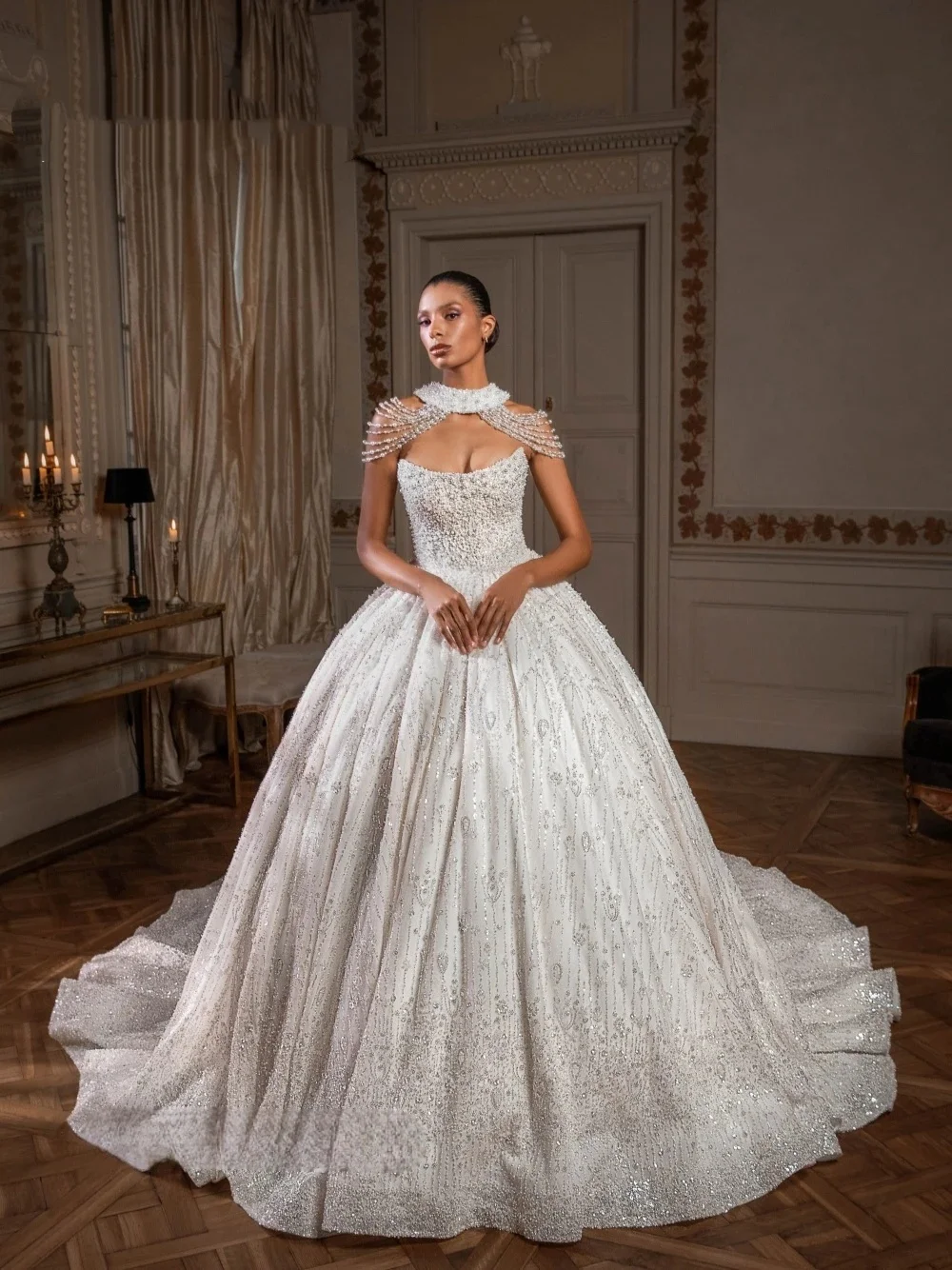 Luxus Brautkleider Perlen Liebsten Braut Ballkleider Pailletten Backless Prinzessin Sweep Zug Angepasst Vestidos De Novia