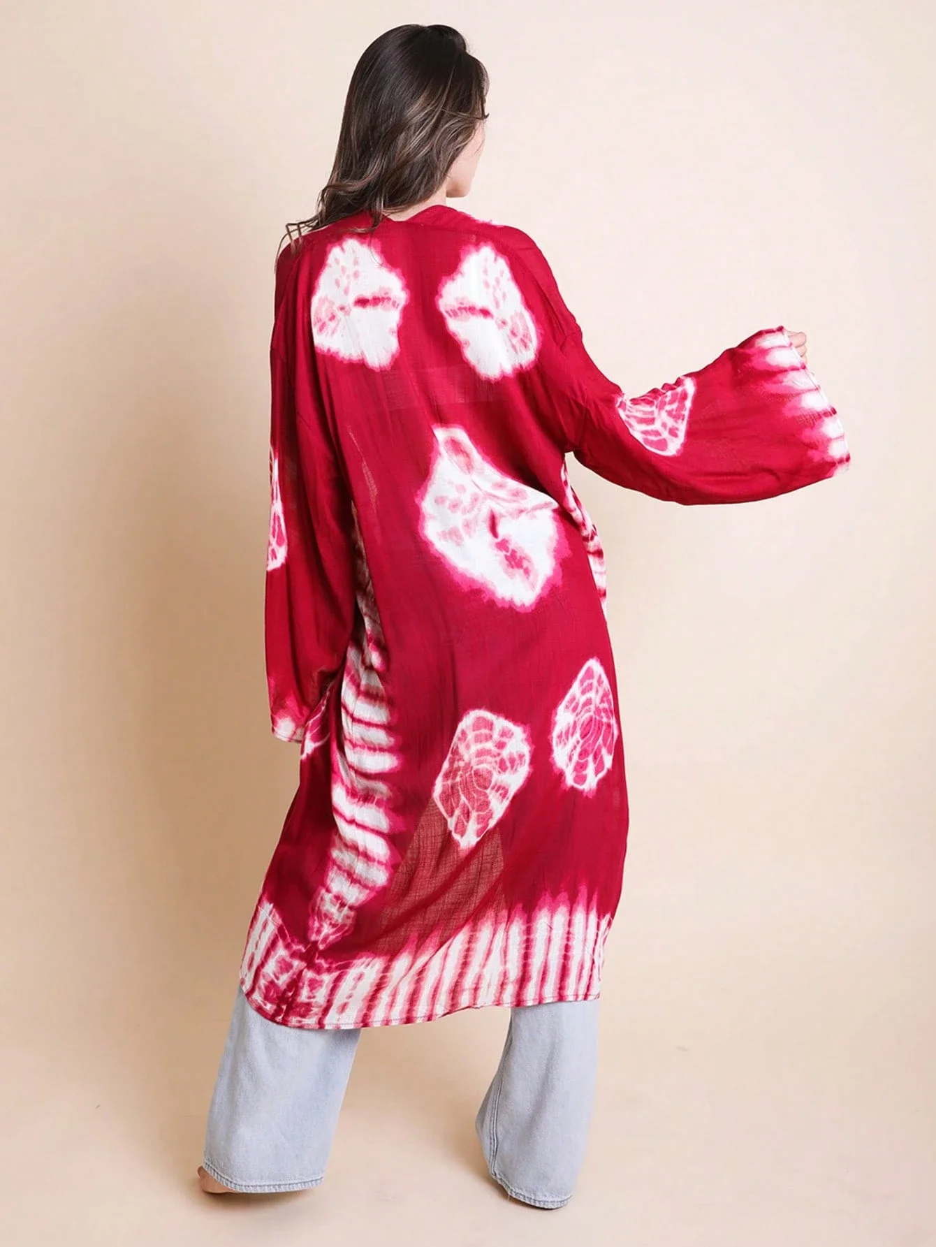 

Яркий длинный шарф-кимоно в стиле бохо с эффектом тай-дай