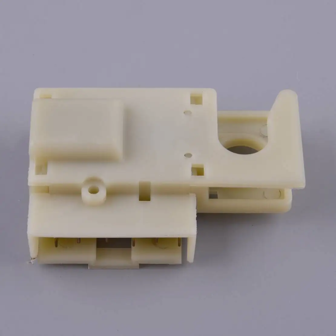 Brake Light Switch Stop Actuator Fit for Buick Rainier Chevrolet Silverado Express GMC Envoy Hummer 15038393 8151288740 15128874