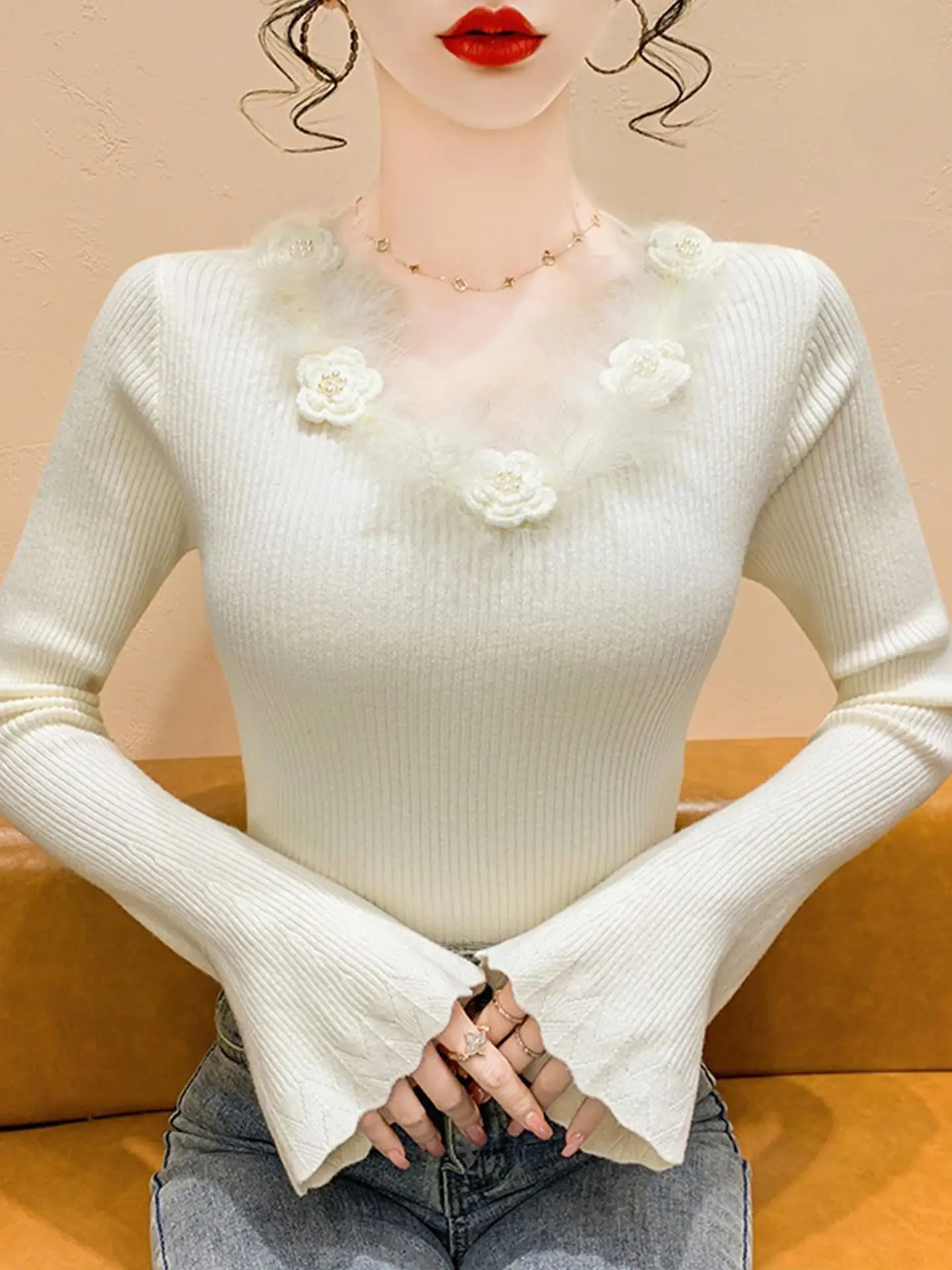 

Women's V-ne Knitted Sweater Soft Plu Slim Fit Bell Sve Autumn Winter Faionable Base Layer Knitwear Floral Decoration