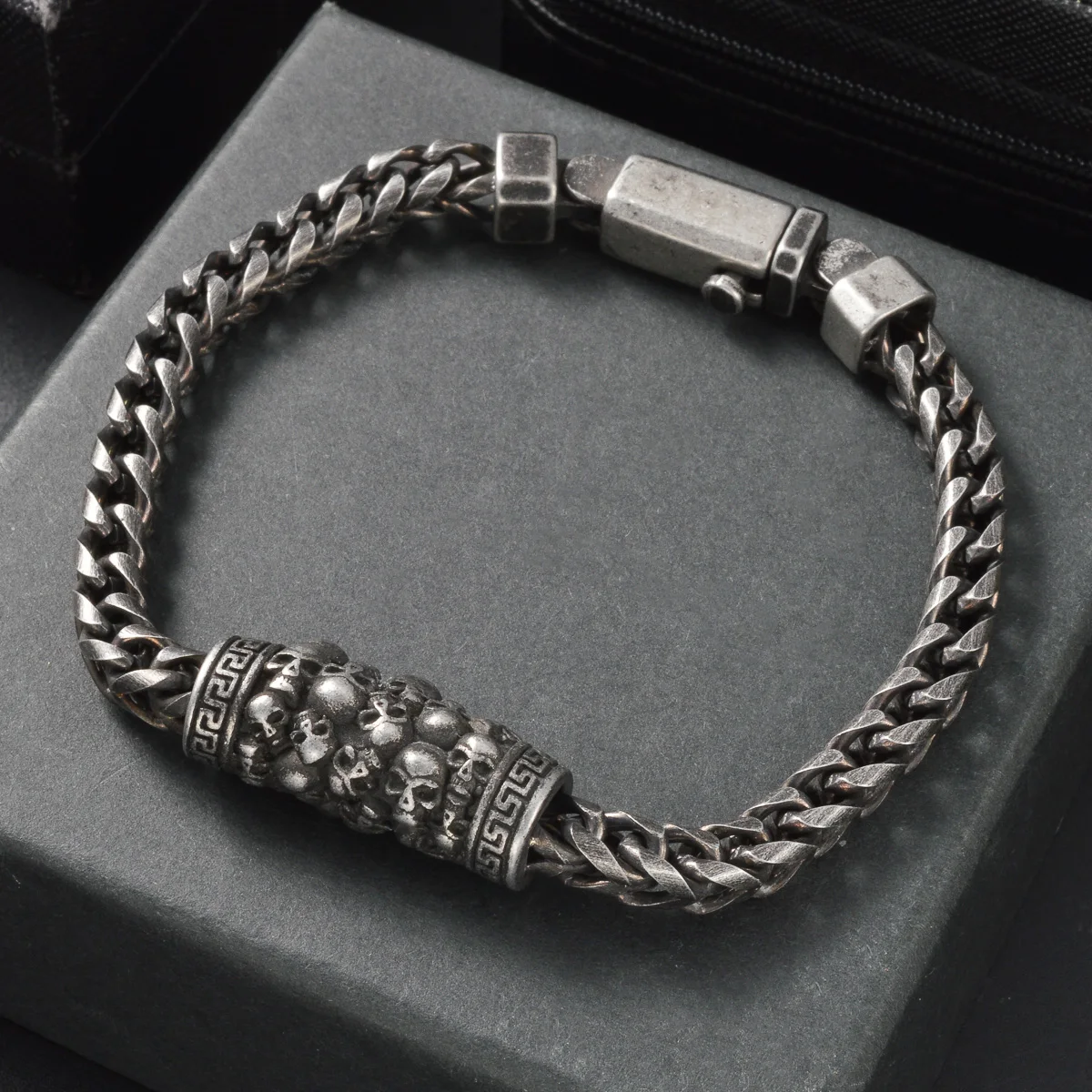 Men Wrist Bracelets Hiphop Skull Jewelry Accessory Women Vintage Trendy Cuban Link Streetwear Gothic Bangles