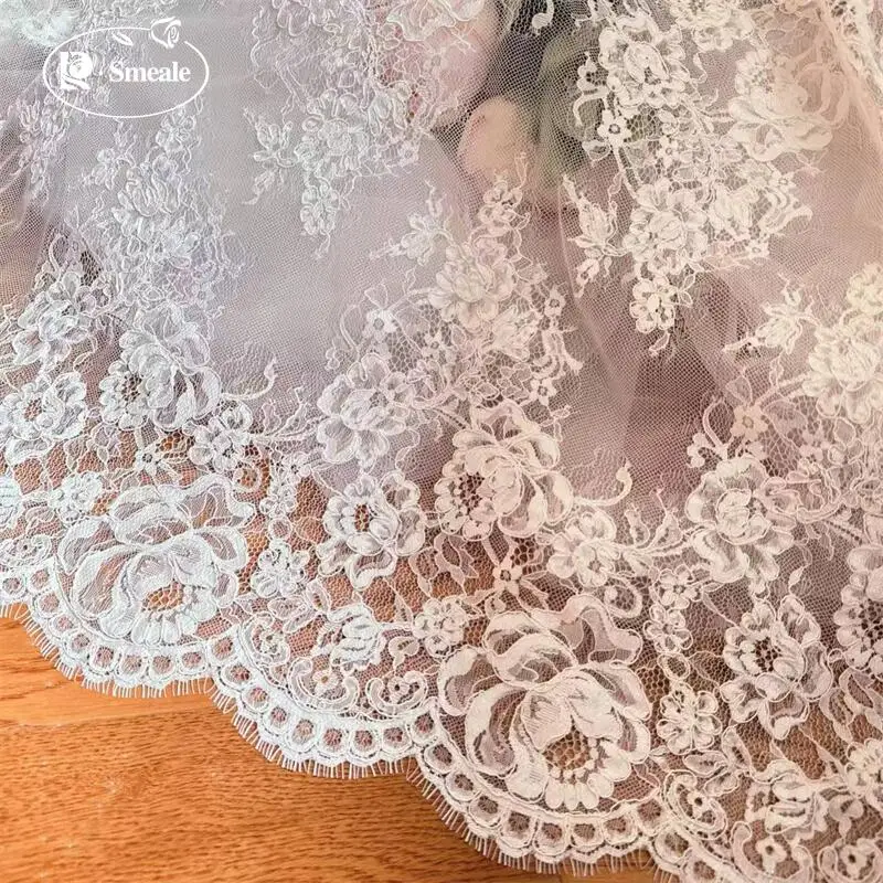 3MX65CM Breite. Französischer Spitzenstoff mit großer Blumenbordüre. Stoff für Couture-Brautkleider. DIY-Nähzubehör. – Detail 6