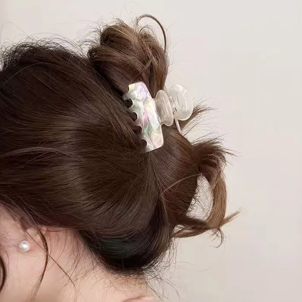Haarspange, leichter Luxus, Hai-Clip, High-End-Feeling, Haar-Accessoires, Mädchen und Frau, kleine Halteklammer, seitliche Haarspange – Detail 3