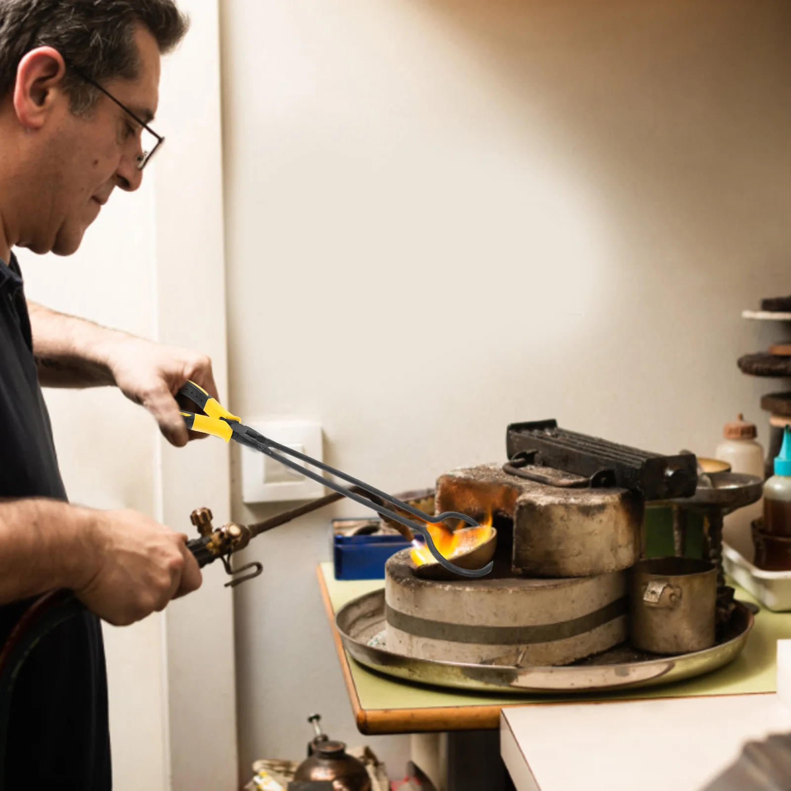 

Crucible Clamp Long Handle Forging Tongs Heat Resistant Plier For Gold Silver Melting Casting Refining Propane Furnace