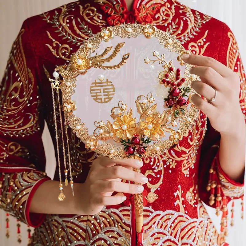 

Vintage Chinese Wedding Dress Hanfu Decorative Fans Bridal Round Hand Fans Dragon Phoenix Handmade Gold Red Photography Fan Prop
