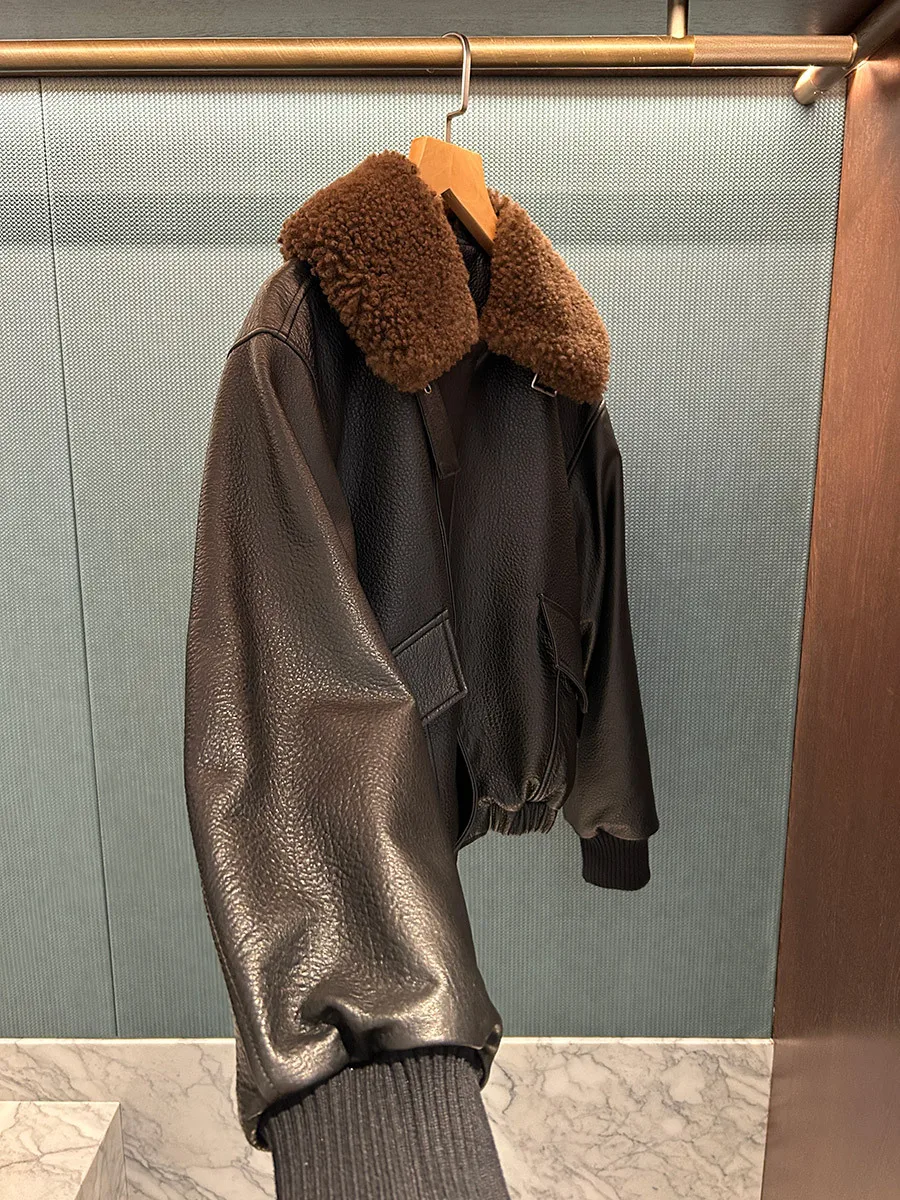 سترة طيار بياقة شيرلينغ على الطراز القديم مع بطانة من الفرو المتكامل #4