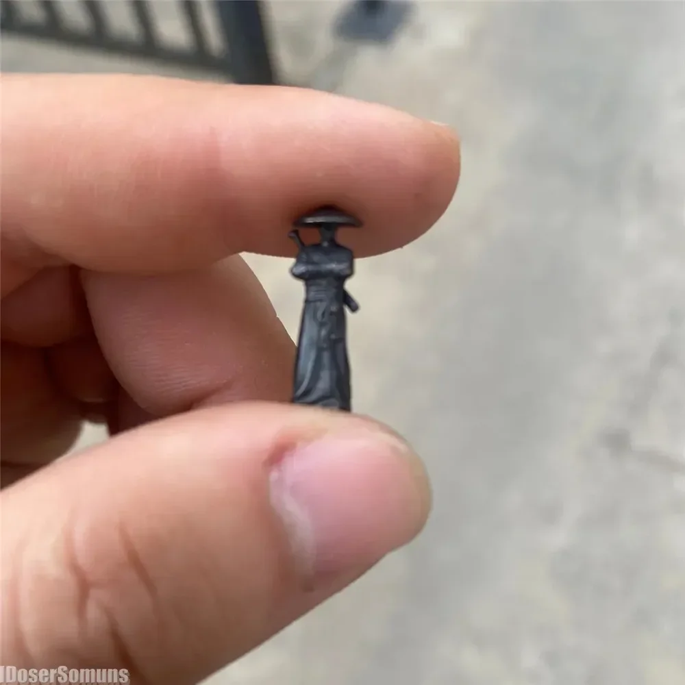 1:64 Copper Chinese Kung Fu Swordsman Figure Desk Decoration Miniature Character Model Plant Decoration Sand Table Layout Gift