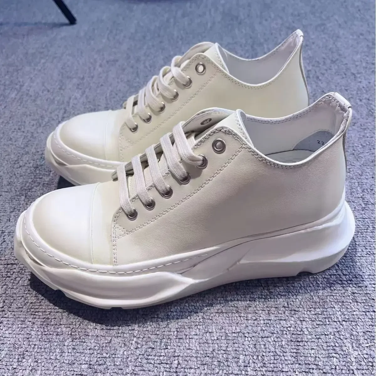 

RO Men's and Women's White Leather Sports Casual Shoes Designer Thick-soled Round-headed Lace-up Breathable Casual Shoes