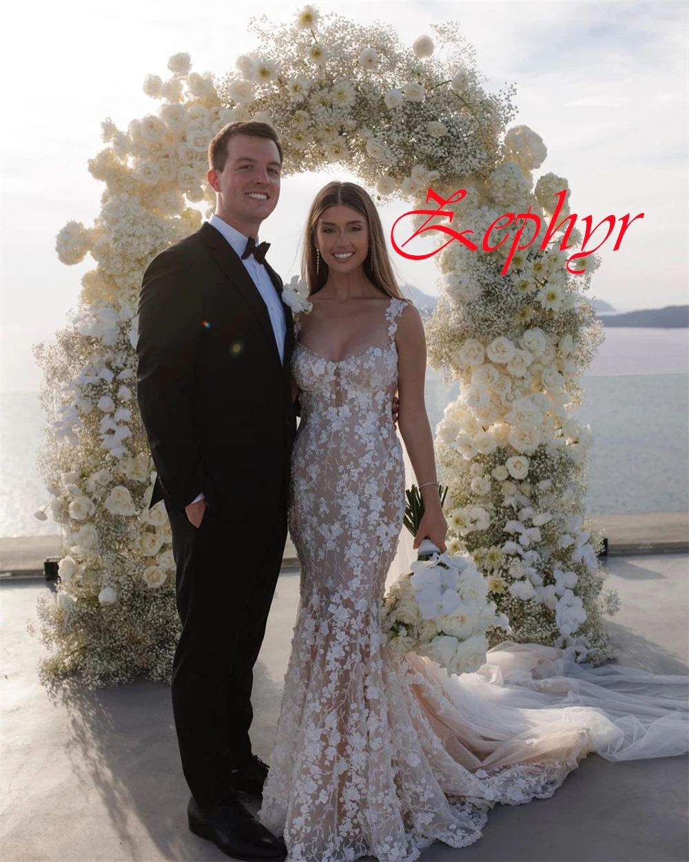 Customized Elegant fleshco Organza Wedding Dress Temperament Strapless Spaghetti Straps Sleeveless  Bridal Gowns Backless Dress