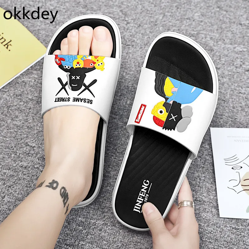 New Casual Round Toe Beach Slipper Lightweight Waterproof Trendy All-match Comfortable Wear-Resistant Non-slip Slippers for Men