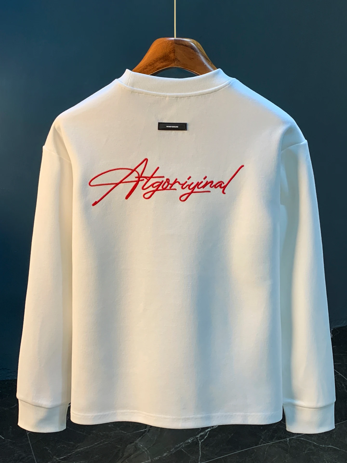Camiseta Masculina Branca Bordada, Nova Tendência de Outono, Tamanho Grande, Solta, Manga Longa, Casual de Alta Qualidade, Ve...