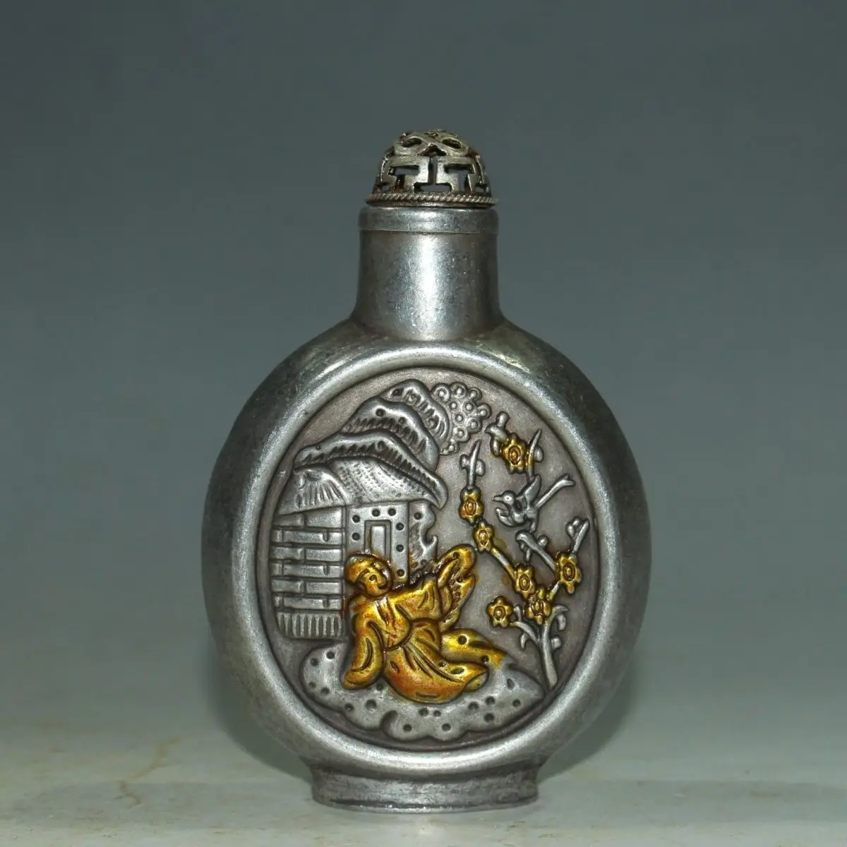 Retro Magpie on Plum Blossom Snuff Bottle mini bottle ﻿