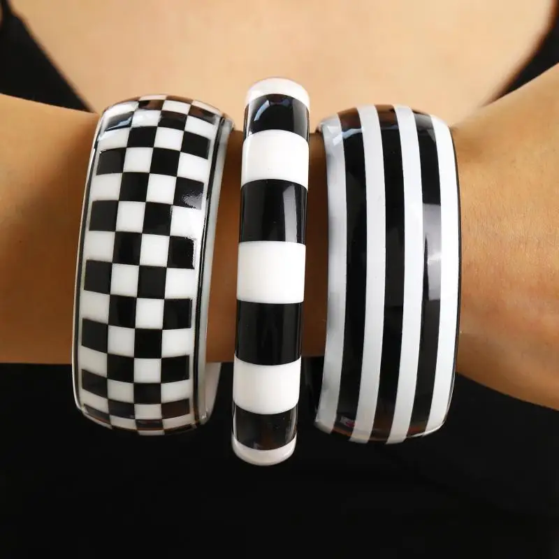 1PC Black White Checkerboard Bangle for Women, Retro Striped Wide Bracelet, Geometric Statement Jewelry