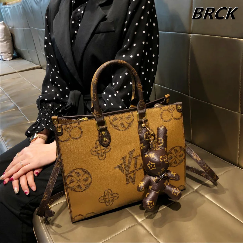 Luxury Leather Women's Crossbody Bag for Elegant Ladies - Classic Design by Famous Designer, Popular Handbags Collection