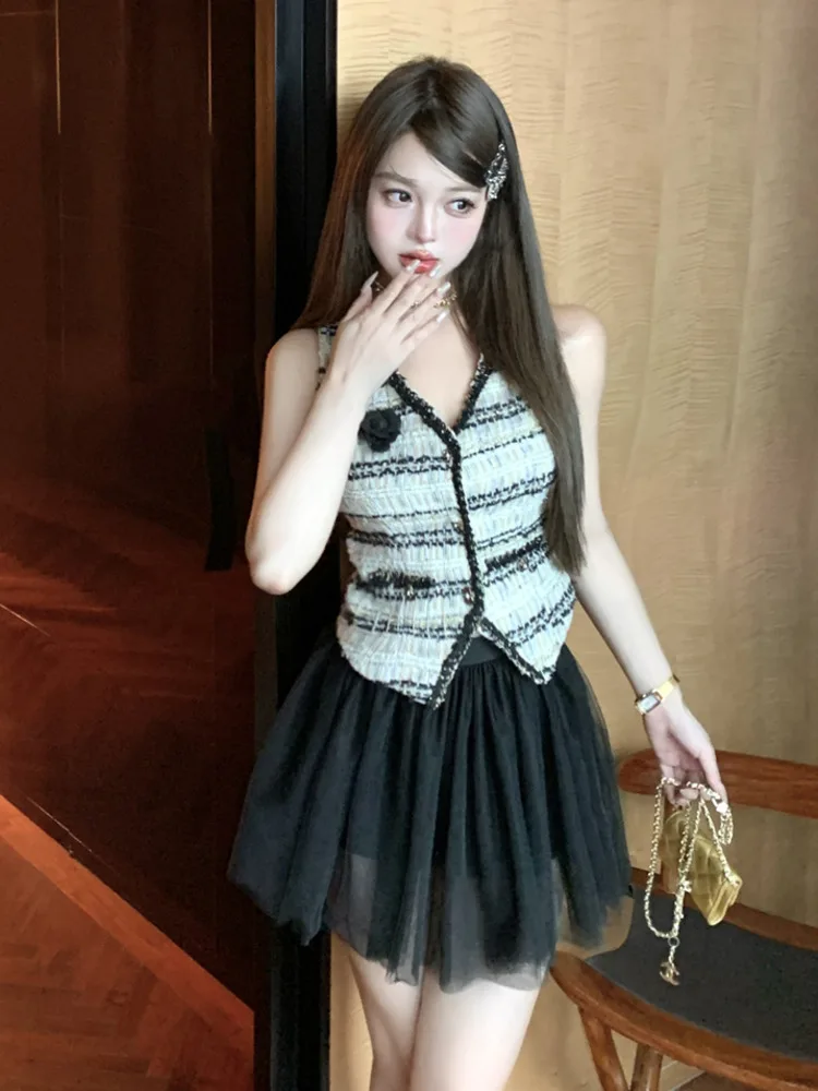 

2025 Summer Sweet Chic Small Fragrance 2 Piece Sets Women Outfit Fashion 3D Flower Vest Tops + Short Skirt Two Piece Outfits
