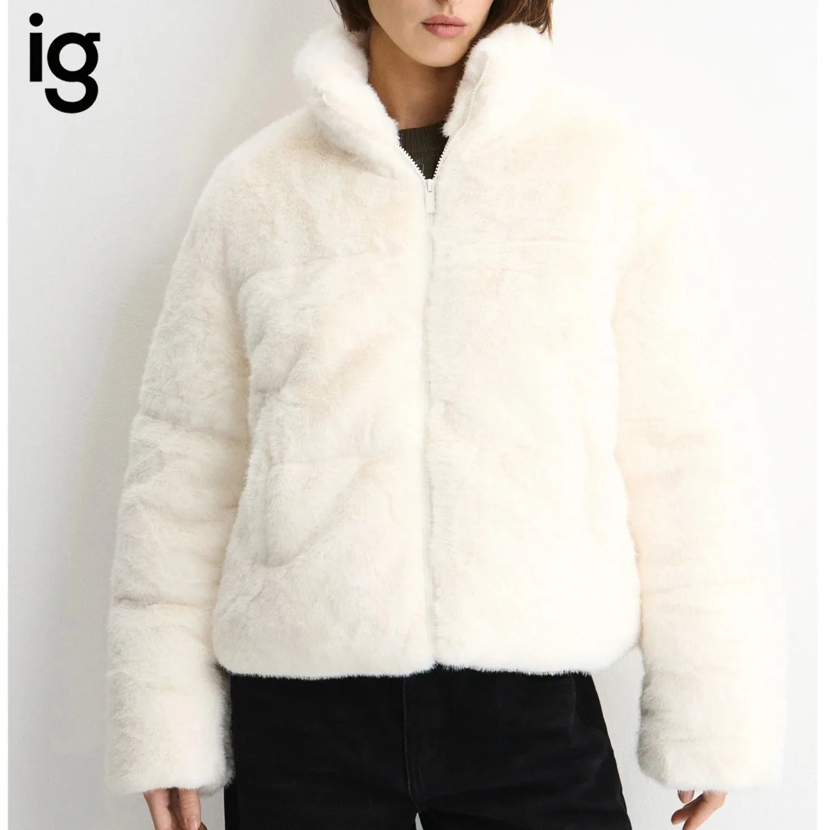Women Cream White Stand Collar Quilted Faux Fur Cropped Jacket, Full Zip Side Pockets, Winter Warm Casual Soft Fluffy Outerwear