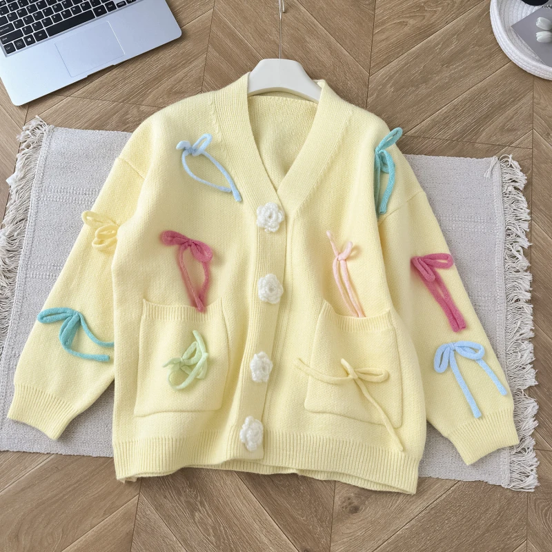 2025 Autunno weet Maglieria Temperamento Fiori tridimensionali Fiocco di colore allentato Stile coreano Cardigan maglione monopetto