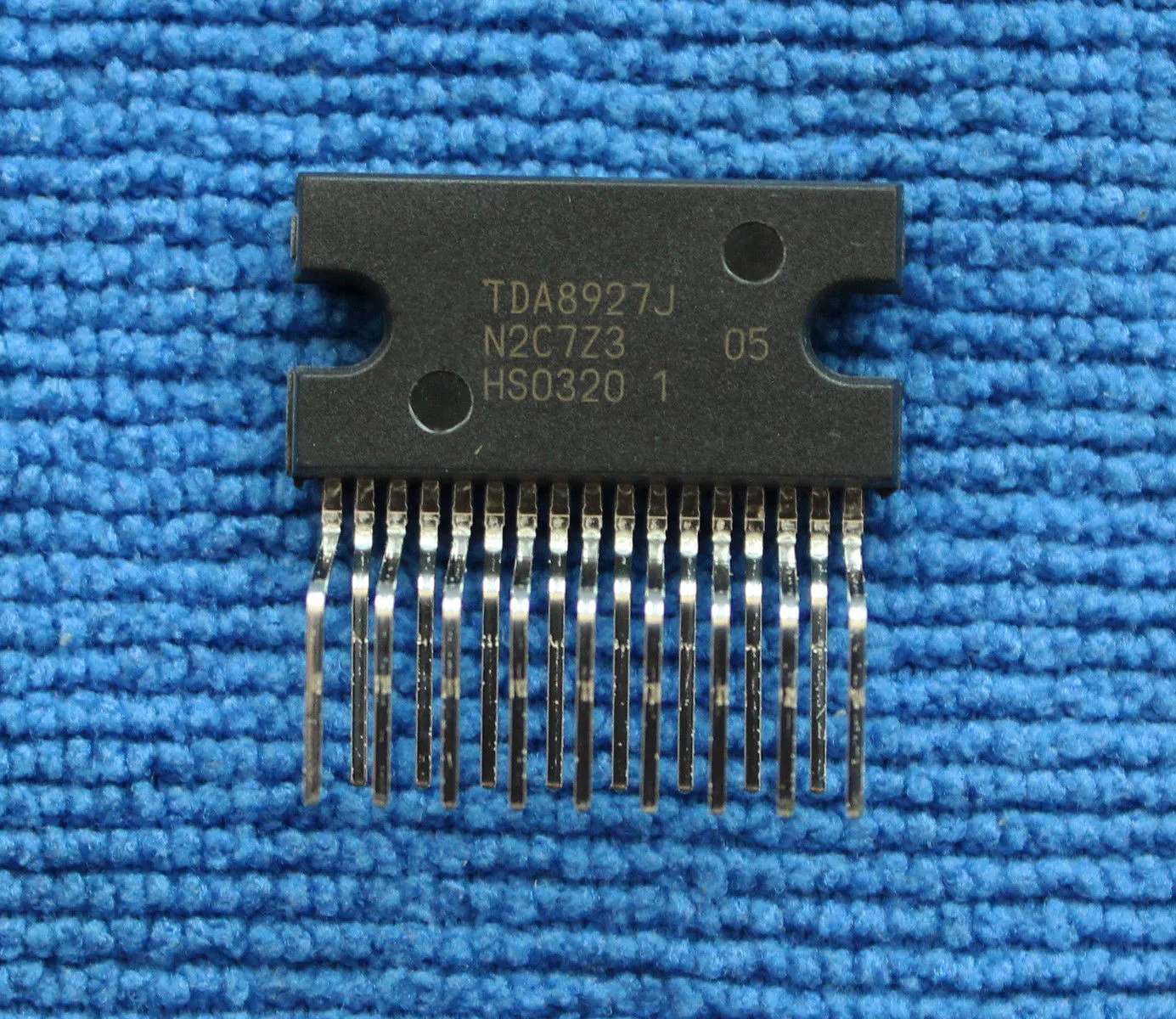 1PCS TDA8927J TDA8927 ZIP-17