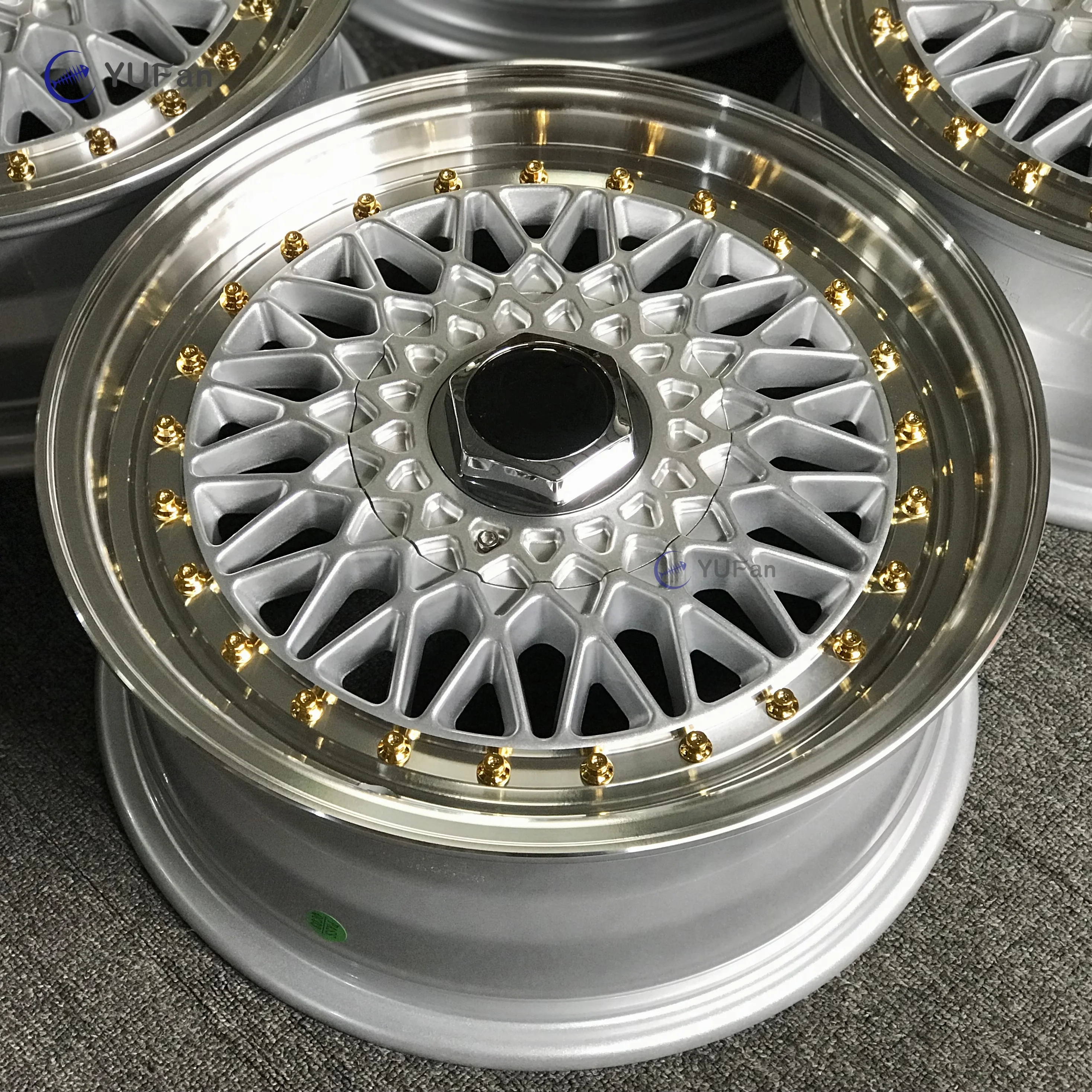 Precio de fábrica Ruedas de fundición RS de 15 pulgadas Llantas de aleación de ruedas de carreras de rendimiento liviano. Ruedas de coche de pasajeros