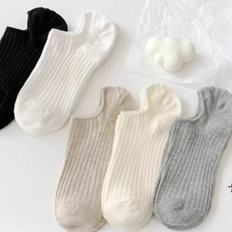 5 Pairs Of Short Socks Women\'s Summer Solid Color Black And White Simple Casual Low Cut Breathable Socks