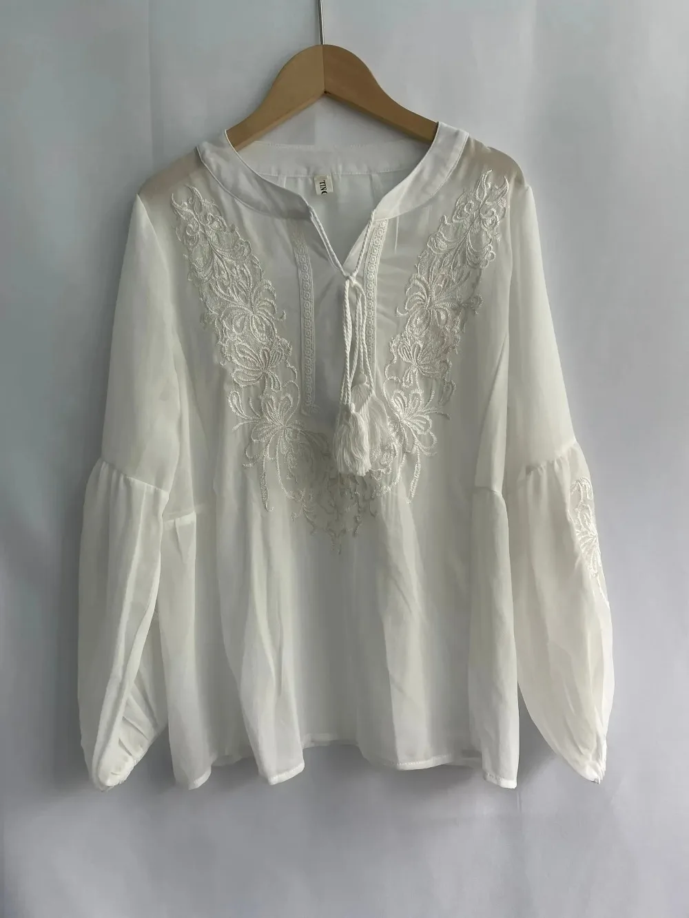 Neploe O-Neck Light Thin Fairy Style Embroidered Solid Color Long Sleeve Blouses Femme French Sweet Gentle Vintage Lace-Up Shirt