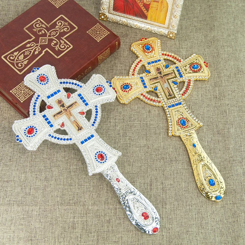 جديد 2026 الكنيسة المسيحية المعالجةية الصليب الذهب والفضة مطلي مع كريستال مزخرف حفل ديني رمز هدية فكرة صندوق هدية