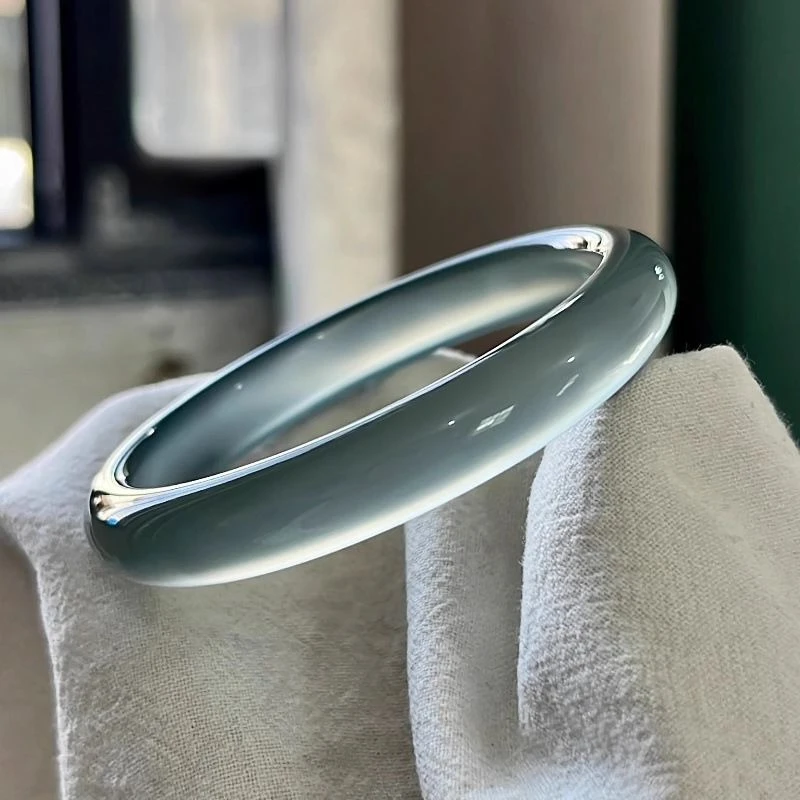 

High Value Ice Blue Agate Chalcedony Bracelet High Ice Transparent Positive Ring Bracelet Literary and Delicate