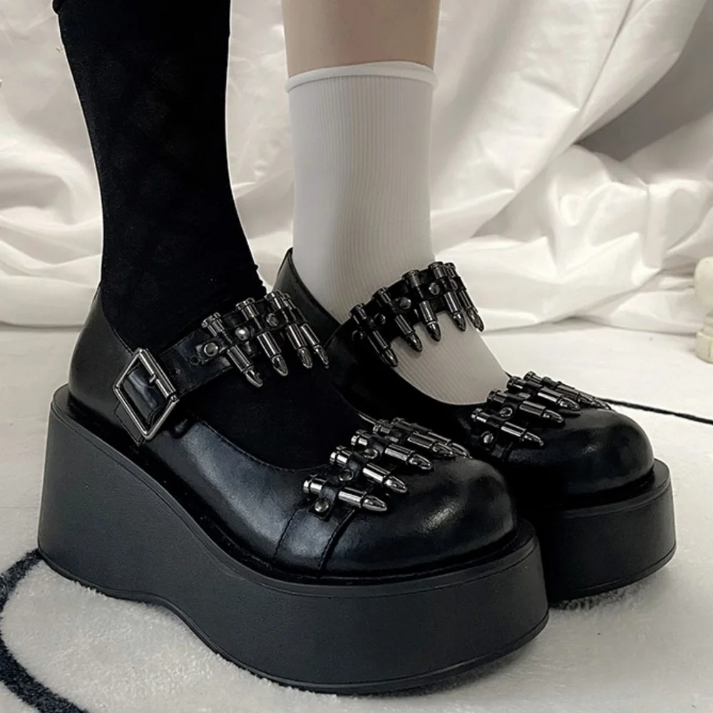 

Black Thick Sole Bullet Rivet Buckle Pumps 2025 Spring New Round Toe Street Rock Cool Girl Shoes Party Punk Fashion Casual Shoes