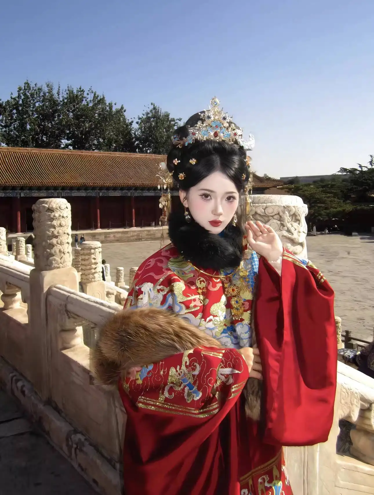 Women in Hanfu Ming Dynasty Style Beijing Noble Lady Heavy Craft Full Gold Embroidery Wedding Cosplay Costume Halloween