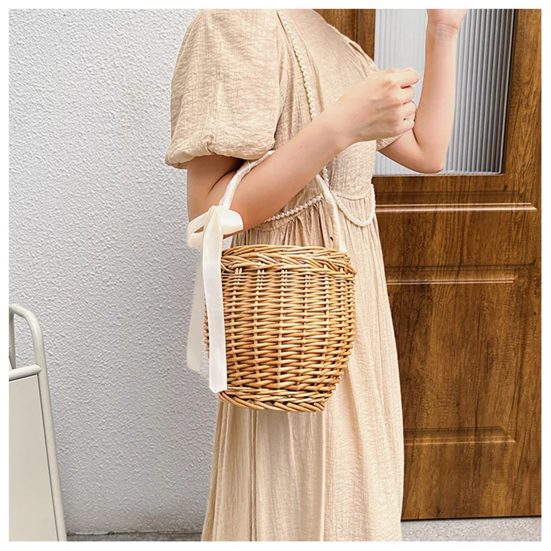 

Retro Vine Woven Bamboo Bag Handmade Rattan Straw Bucket Totes Vegetable Basket Handbag with Flap Cover Beach Barrel Bag