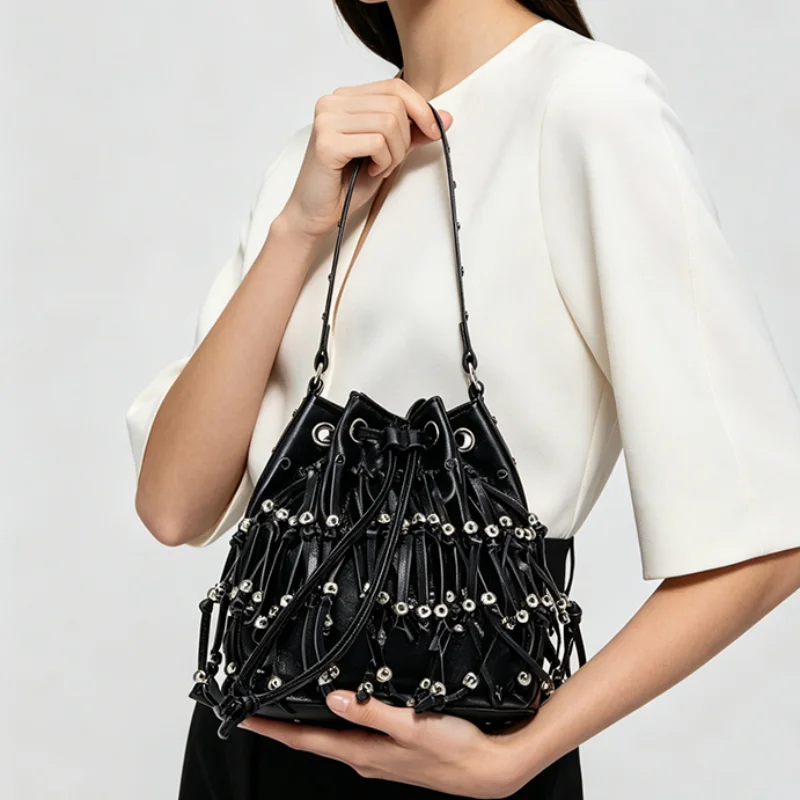 

Fashion Rivet Bucket Bag Punk-style Fringes Beads Decor Underarm Bag Street Party Womens' Drawstring Design Large Handbag