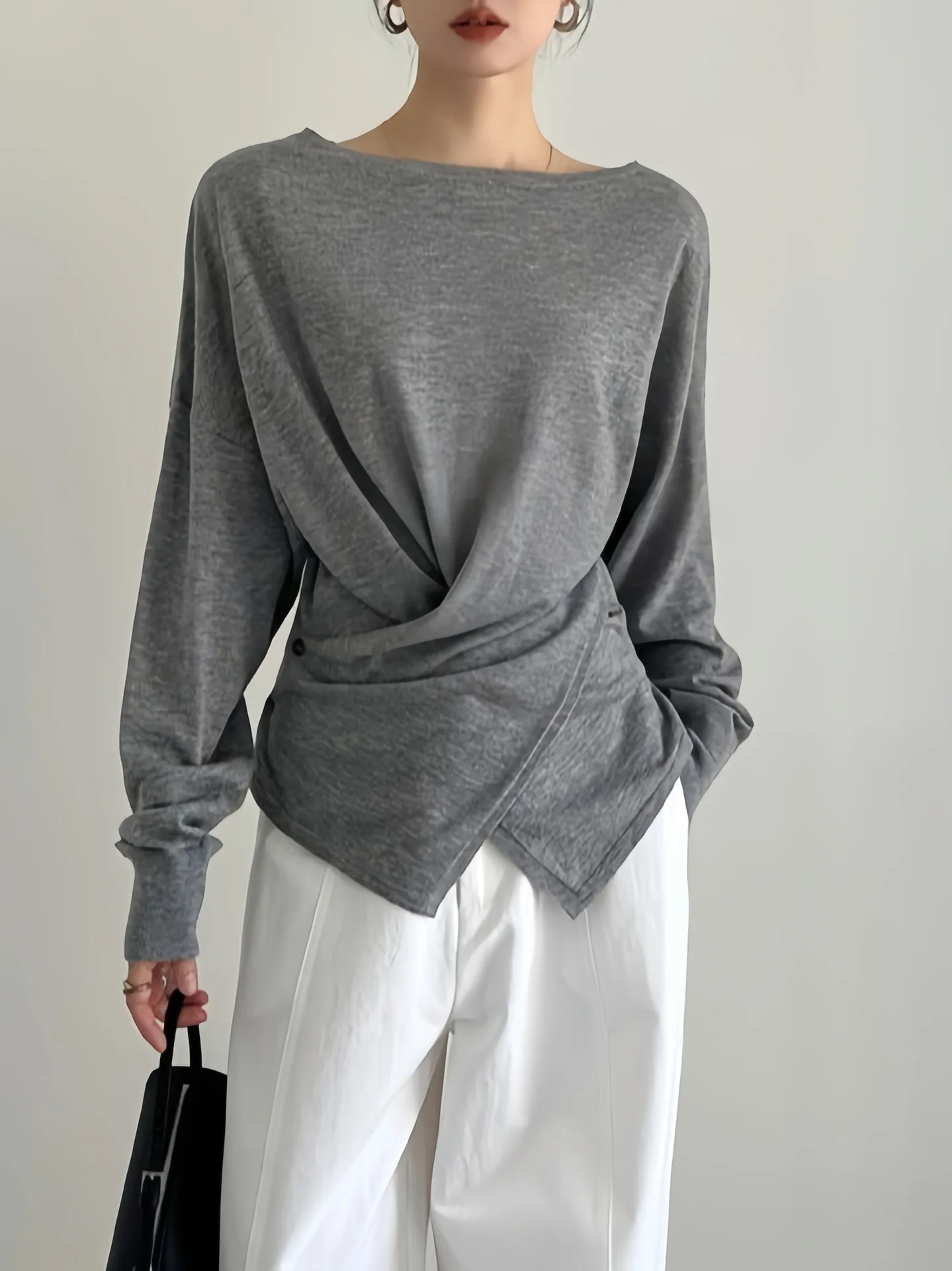 سترة غير منتظمة بطيات جديدة بياقة منحرفة وأكمام طويلة للنساء مقاس كبير موضة المد ربيع الخريف 2026