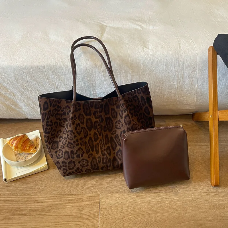 Large Capacity Leopard Tote Bag Women New Retro Versatile Hand-held Shoulder Bag Casual Fashion Commuting Composite Bag