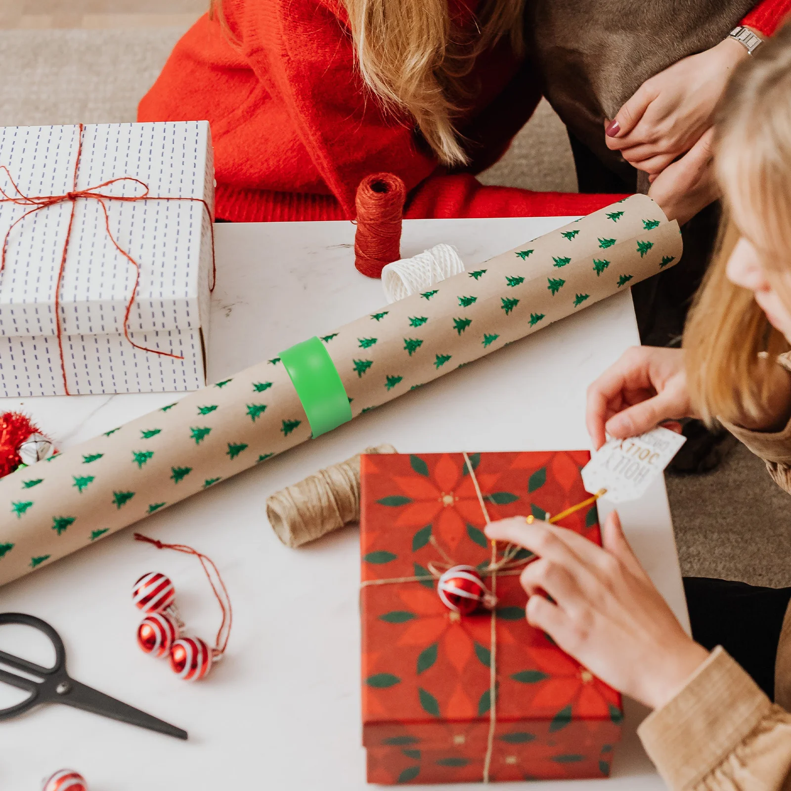 

12Pcs Wrapping Paper Clips Strong Hold Clamps for Rolls Gift Organizer Storage Holiday Party Decoration Accessory Tools