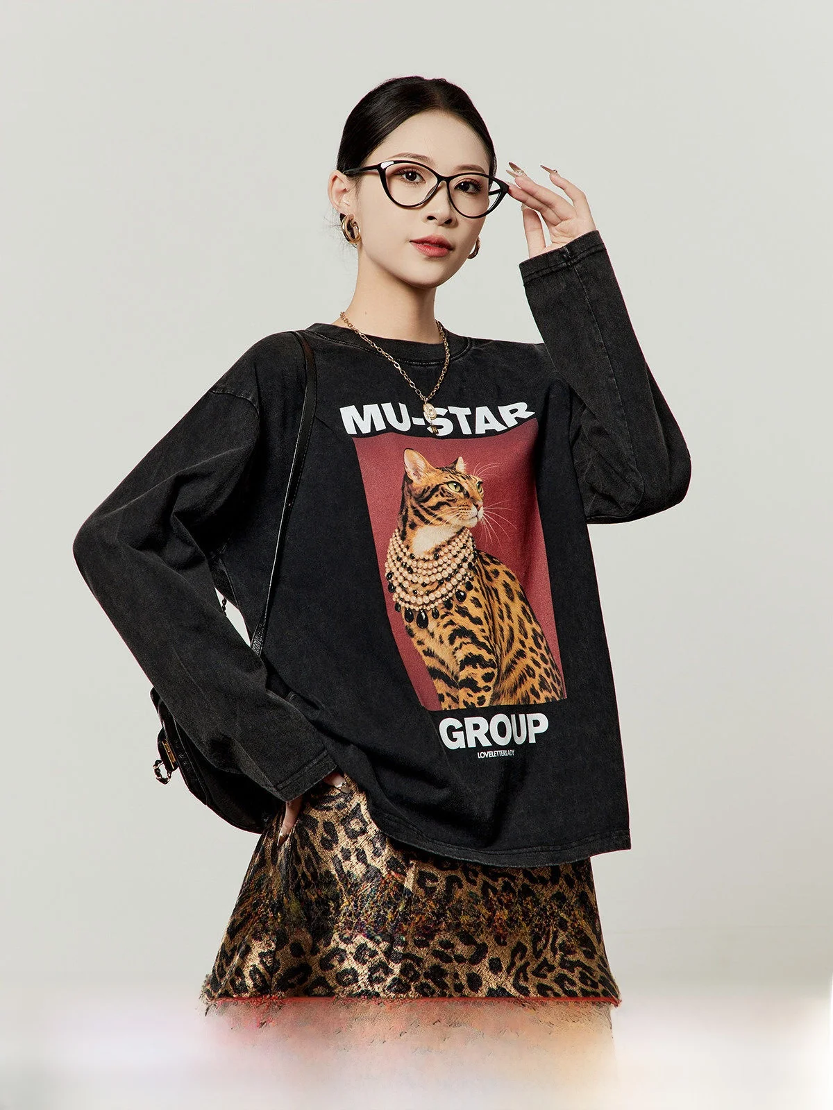 

Loose Casual Black Print T-Shirt Women's Spring New Style Head Turning Chain Leopard Casual Wear Comfortable Breathable Long ...