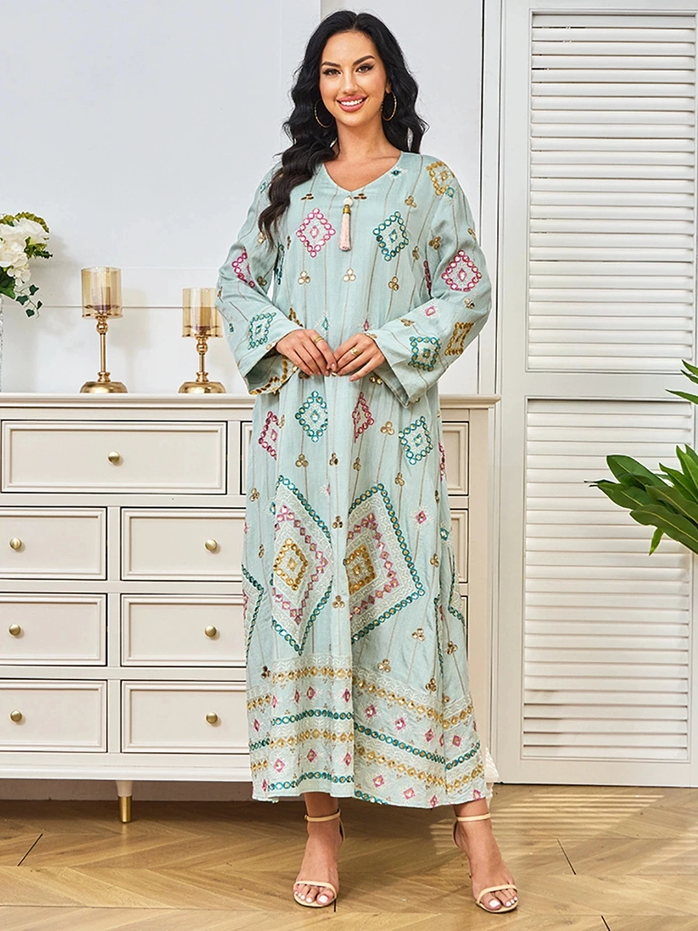 

Ramadan Middle East Luxury Fashion Muslim Robe Women's Long Dress Elegant New Embroidered Bead Pendant Women's Dress