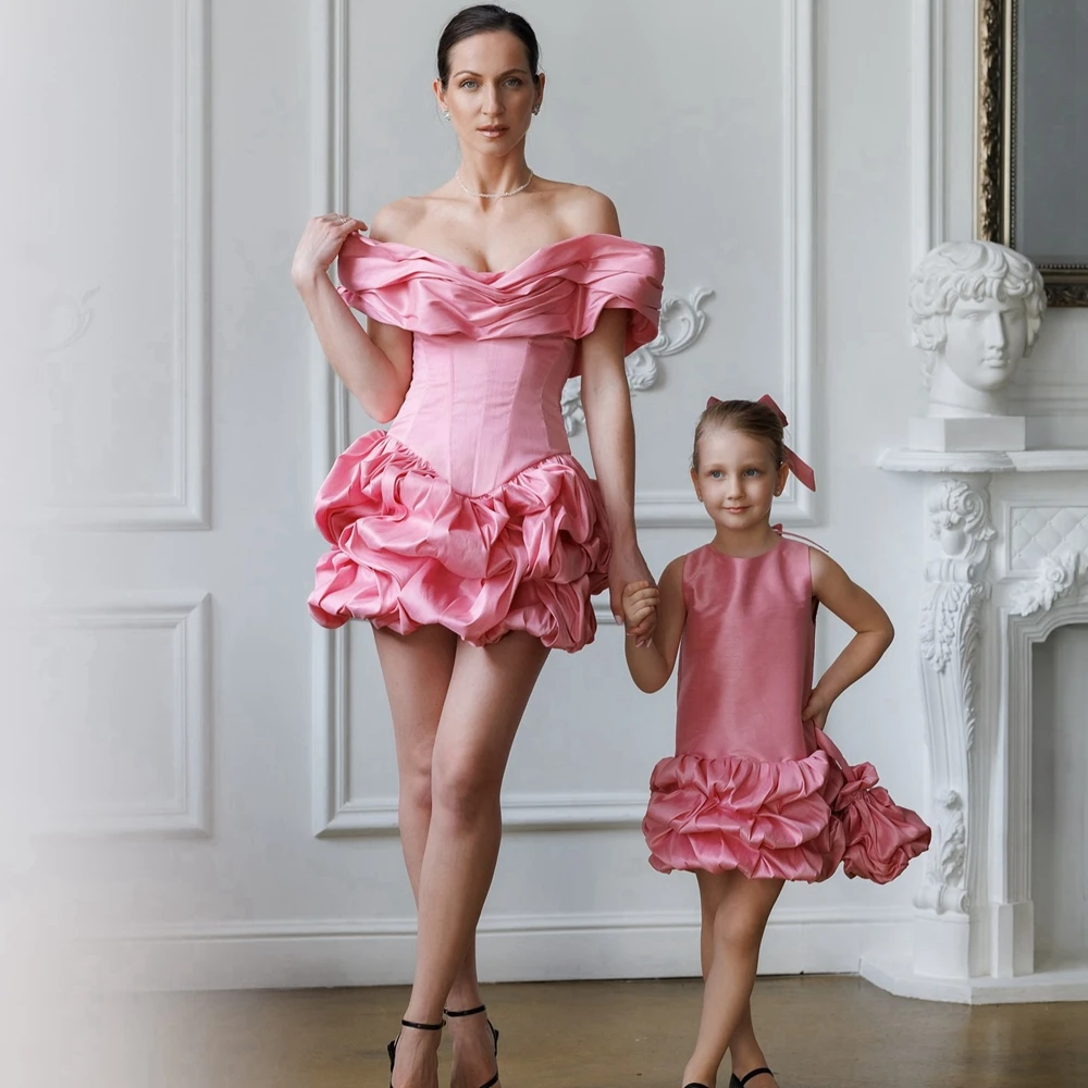 

Новые атласные халаты для фотосессии для мамы и ребенка, красивые атласные мини-платья для выпускного вечера для матери и детей, модные платья для выпускного вечера