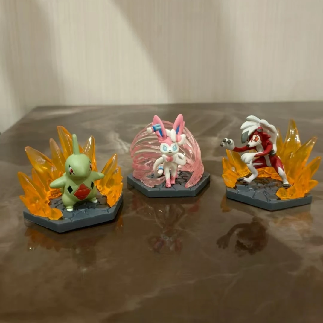 

Новинка в наличии Аниме Pok é Mon Skill Elf Vs. Рок-фея Eevee Battle Scene Модель ручной работы Настольный орнамент Подарок-сюрприз