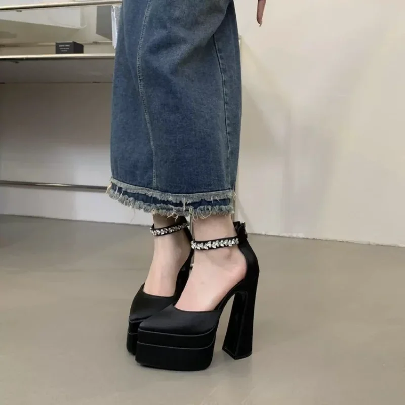 2022 Sommer neue schwarze High-Heel-Sandalen für Damen, grober Absatz, spitz, dicker Boden, Damensandalen