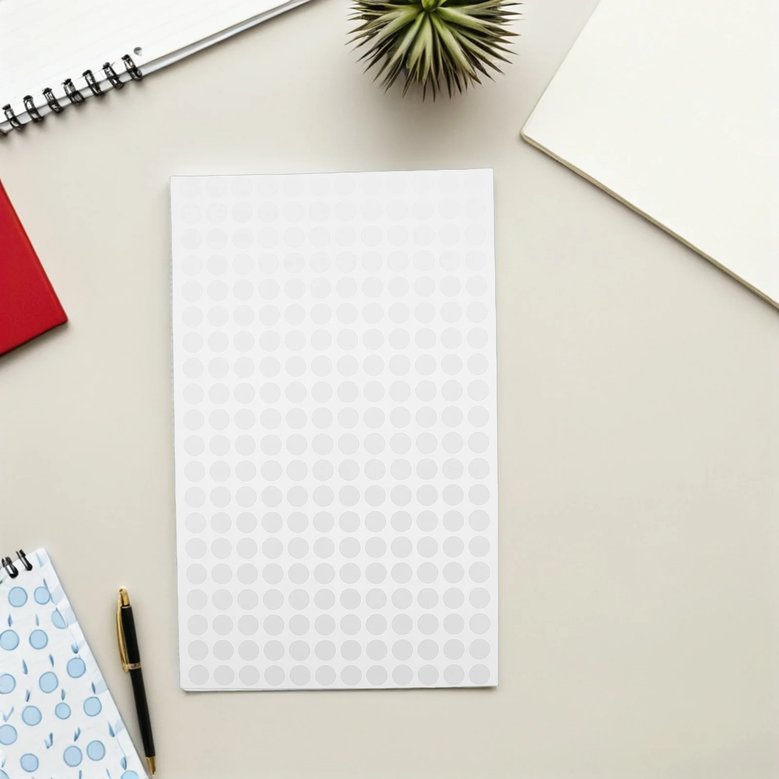 30 arkuszy okrągłych samoprzylepnych etykiet, naklejki okrągłe z możliwością pisania, zdejmowalne etykiety w kształcie kropek do projektów szkolnych, biurowych i pakowania.