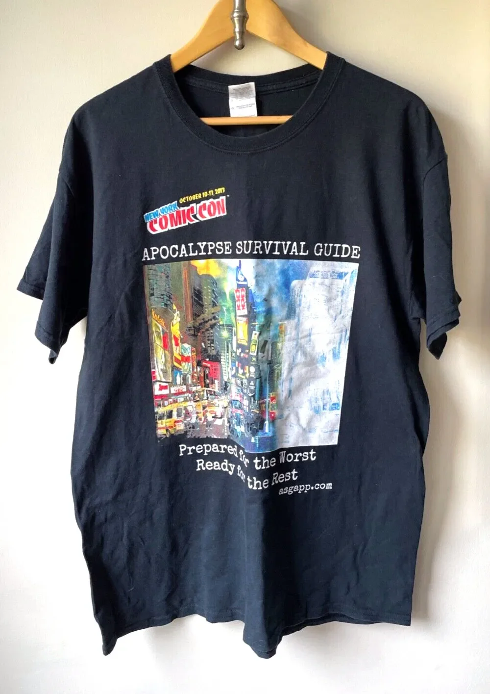 2013 Comic Con Apocalypse Survival Guide T-Shirt Men's Size Large