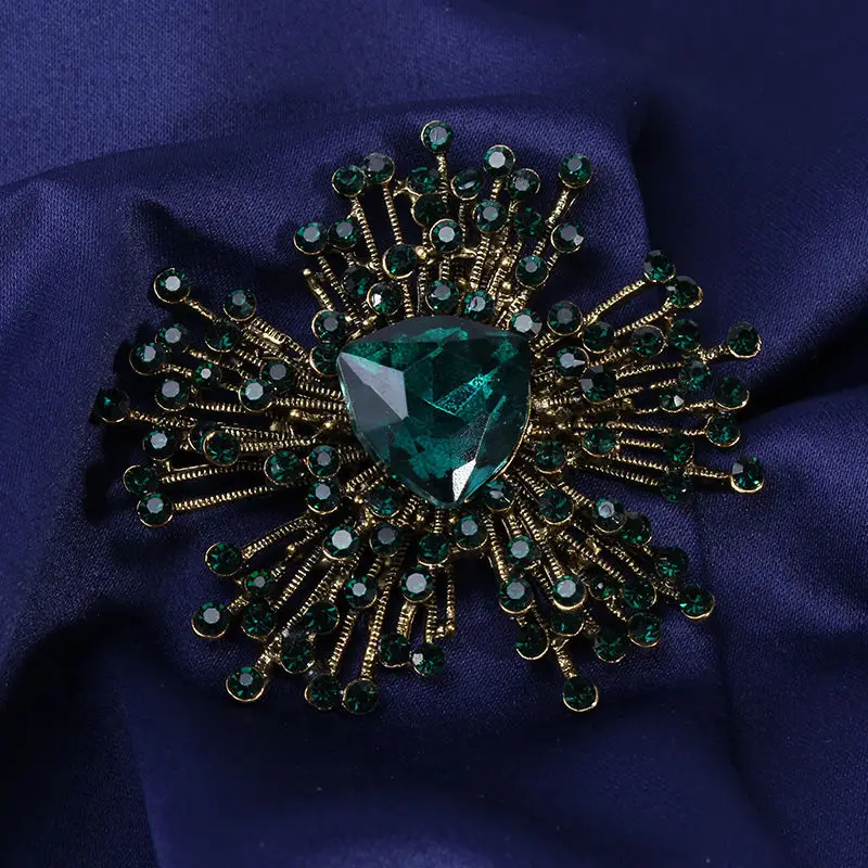 

European and American style irregular baroque retro brooch elegant retro