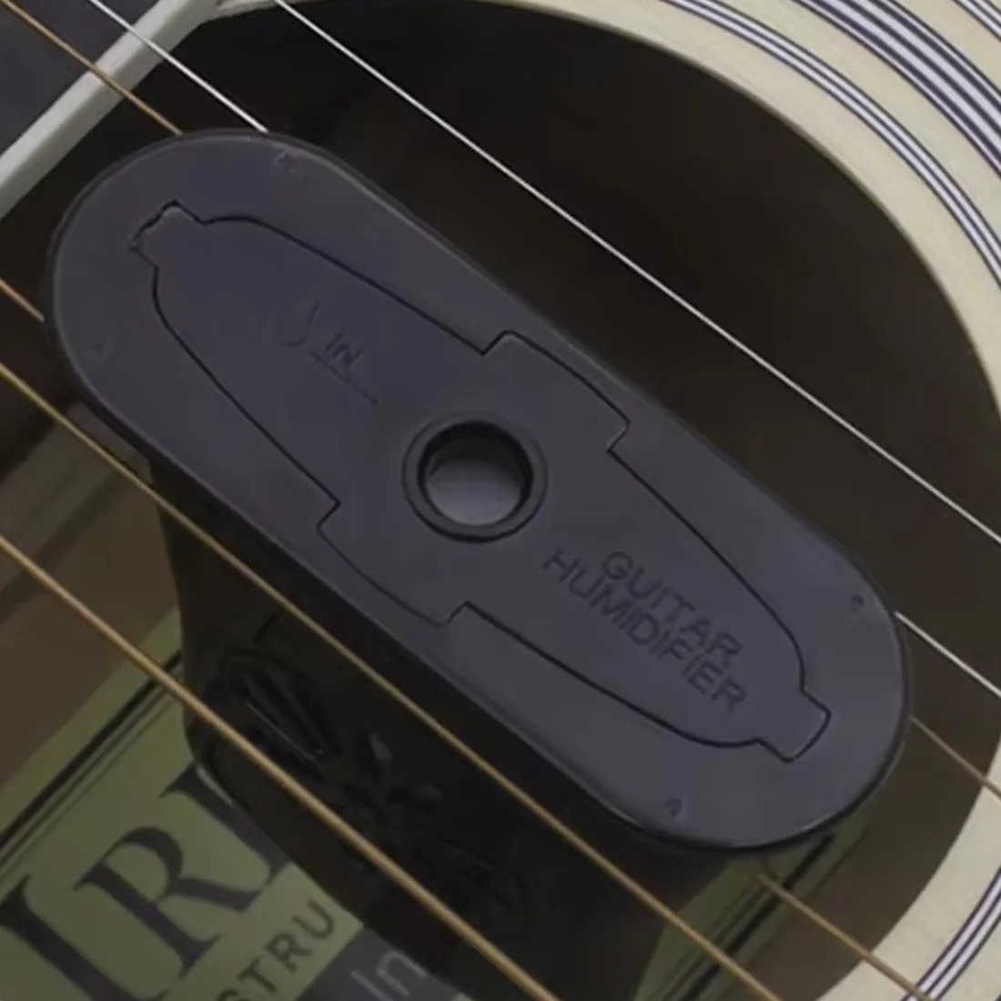 Professional Guitar Sound Holes Humidifier Anti-drying Moisture Tank Portable Humidifier Acoustic/Classical Guitar Accessories