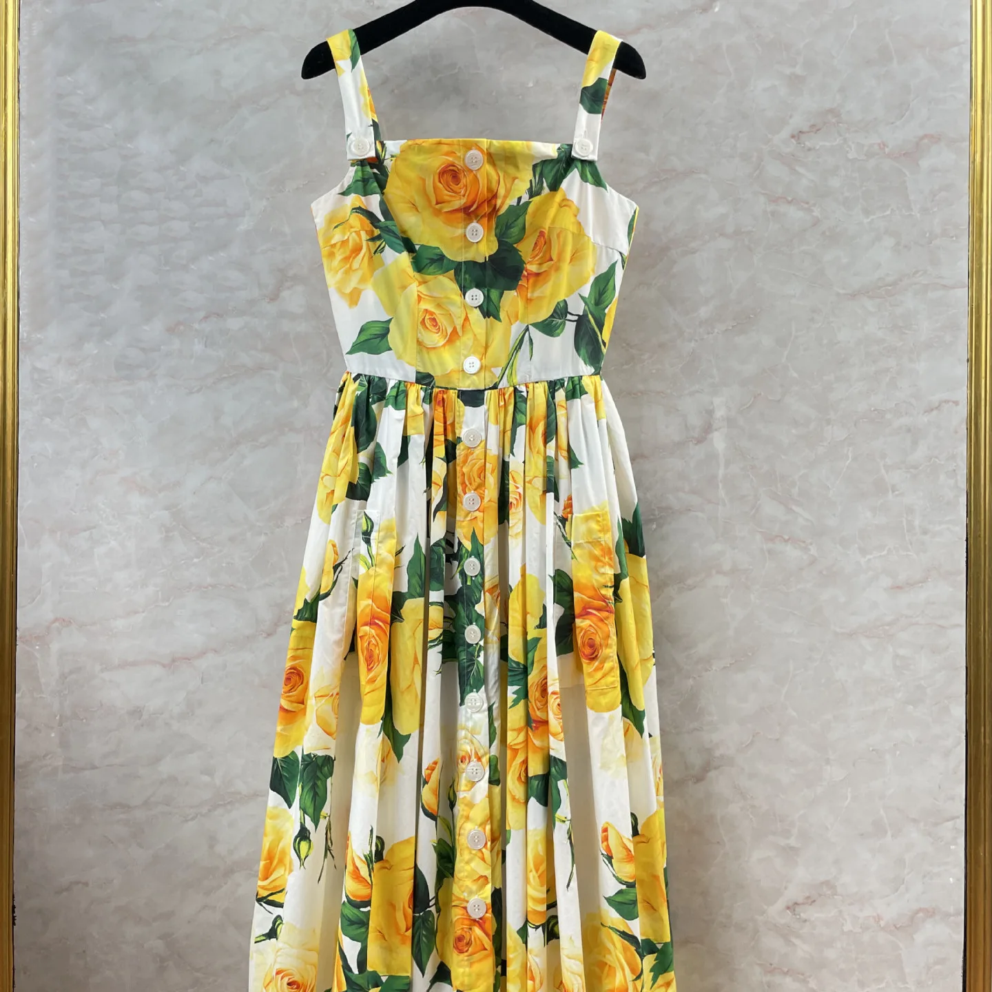 

24 Summer New Forest Series Yellow Rose Series Sling Dress Wrapped Chest with Hundred Pleats and Large Hem Long Skirt