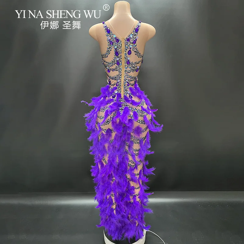 ชุดเต้นลาตินหรูหราสำหรับผู้หญิง ชุดเซ็กซี่แขนกุดสีม่วงประดับคริสตัลและขนนก ชุดแสดงเต้นลาติน ชุดราตรี
